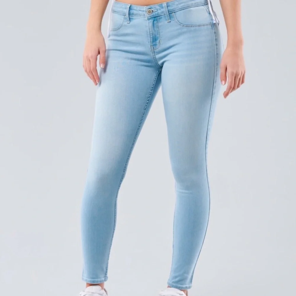 Hollister Low-Rise Jean Jegging 0S - Picture 1 of 9